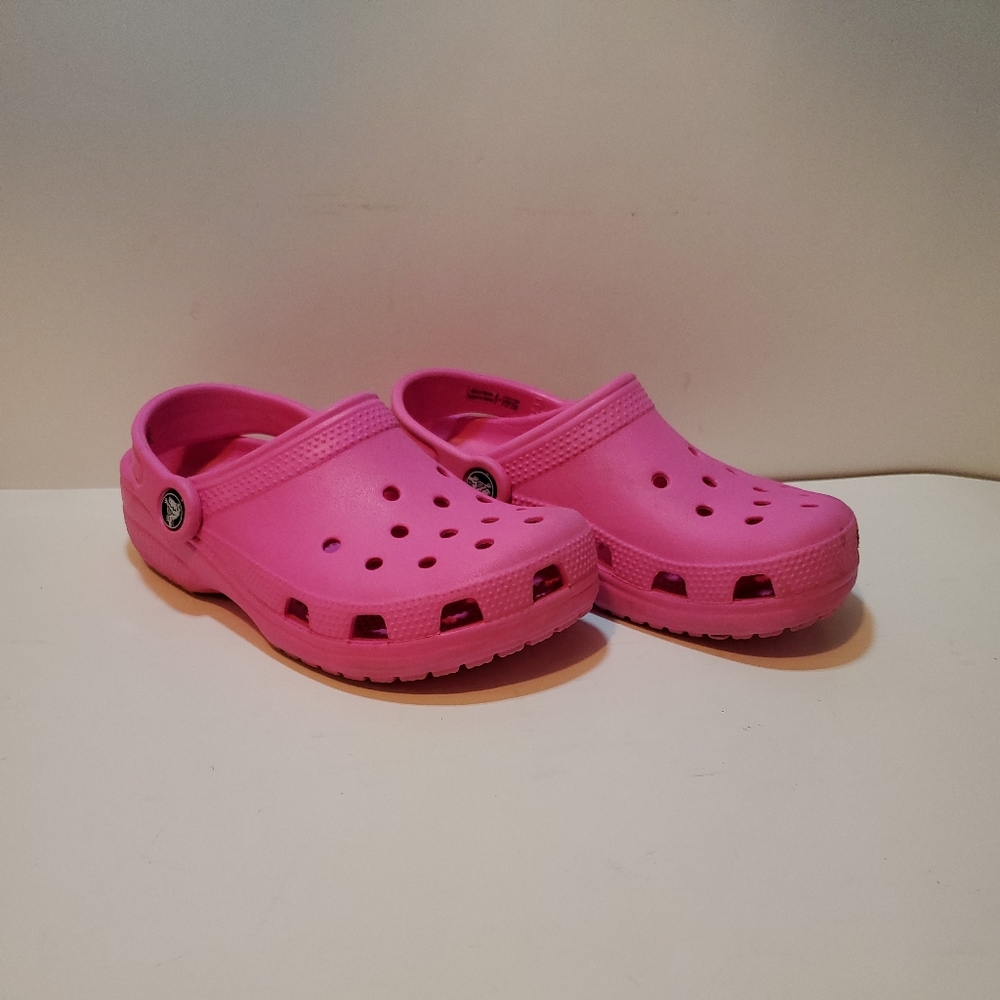 Women’s Size J2 Pink Original Crocs